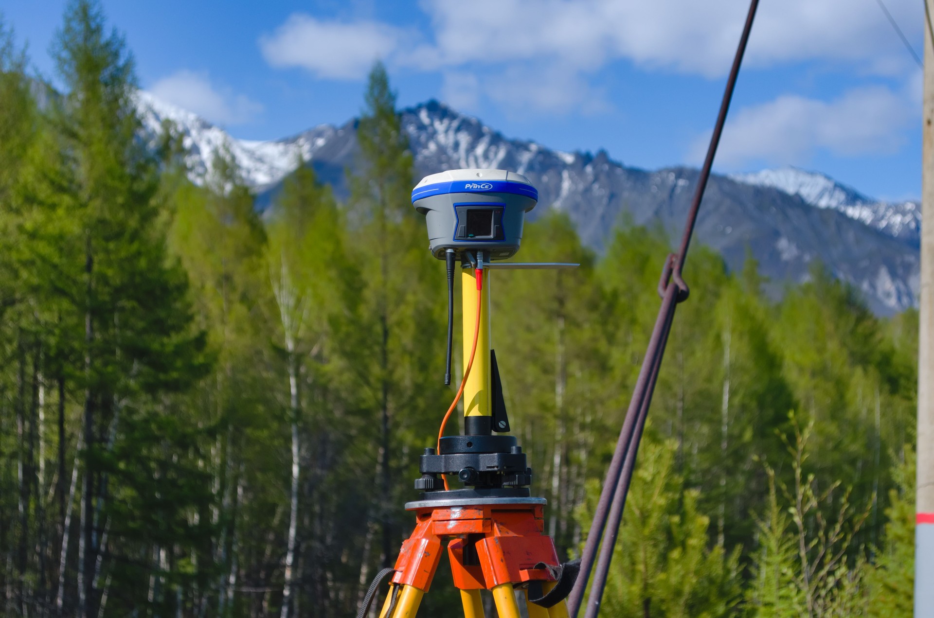 GPS SLONASS GNSS station ready to do it's job